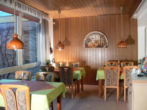 Haus Charlotte Hotel Бад Нендорф Екстериор снимка