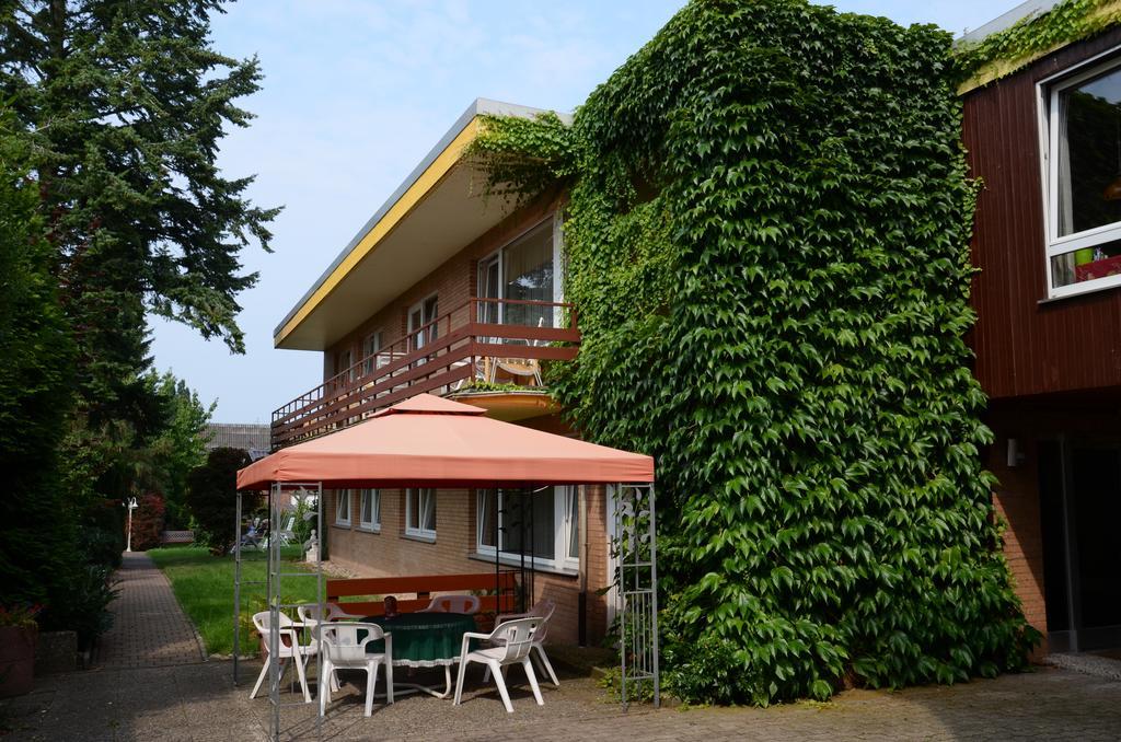 Haus Charlotte Hotel Бад Нендорф Екстериор снимка