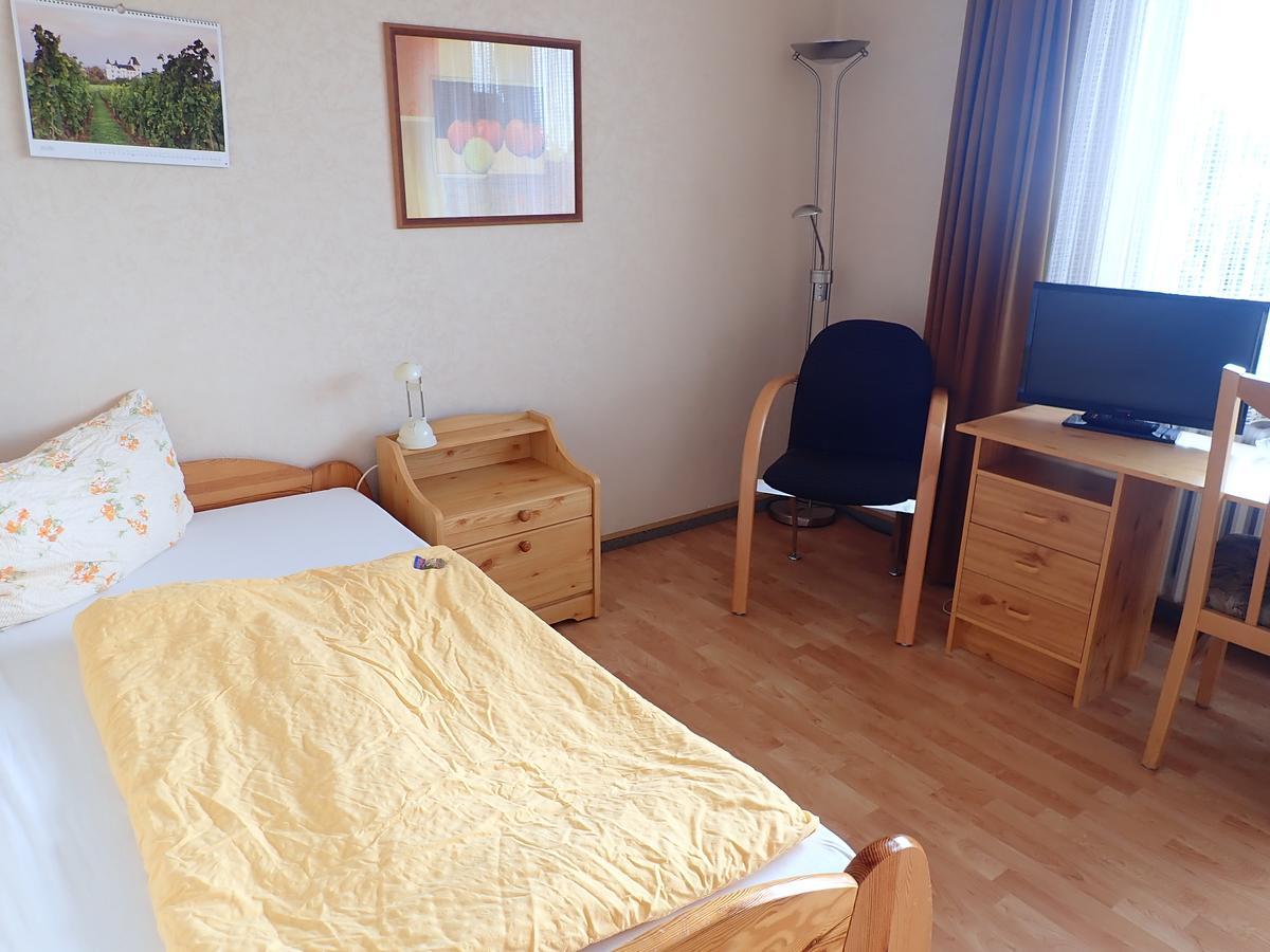 Haus Charlotte Hotel Бад Нендорф Екстериор снимка